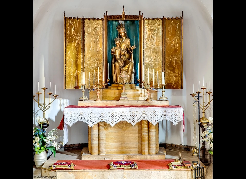 Amstelveenseweg 163 Sint Agneskerk Maria-altaar (2018)