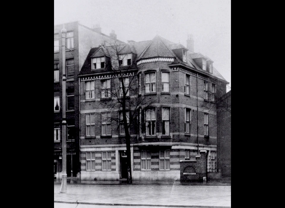 Amstelveenseweg 161 pastorie Sint Agneskerk (1920)
