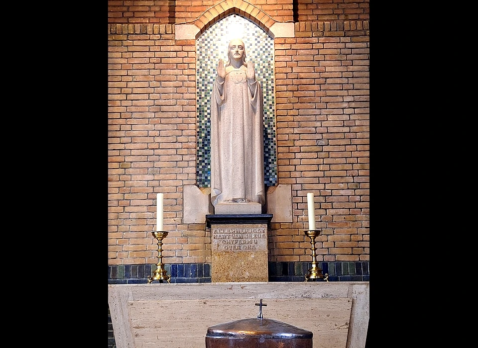 Amstelveenseweg 965 Augustinuskerk doopaltaar 'Allerheiligst hart van Jezus ontferm u over ons' (2025)