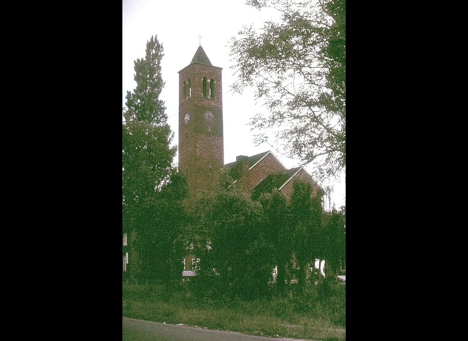 Amstelveenseweg 965 Augustinuskerk vanaf Kalfjeslaan (1984)