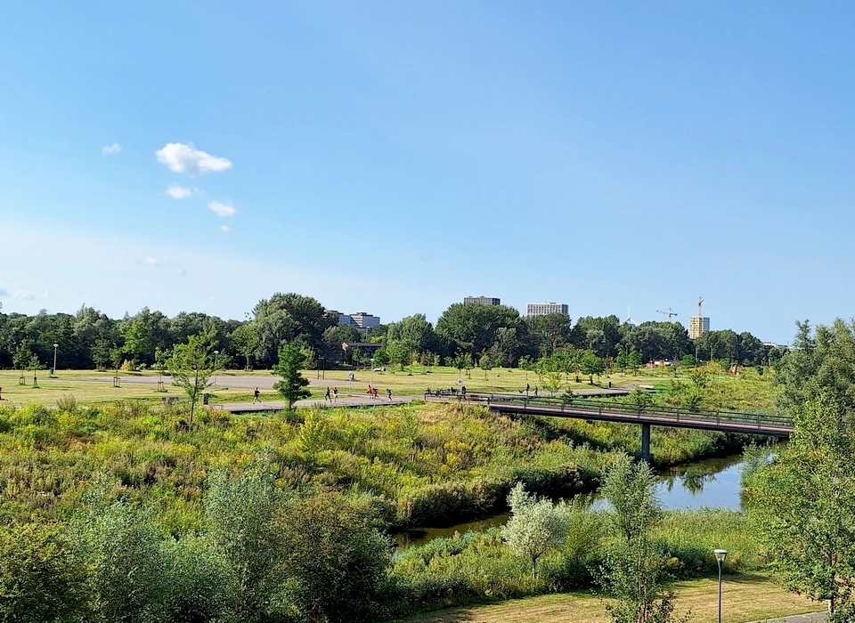 Brasapark naar Reigersbospad, Yaa Adu-Ampomabrug en Cantaplein vanaf Vlinderheuvel (2024)