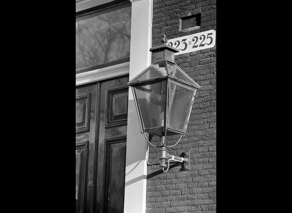 Herengracht 223-225 gevellantaarn (ca.1970)