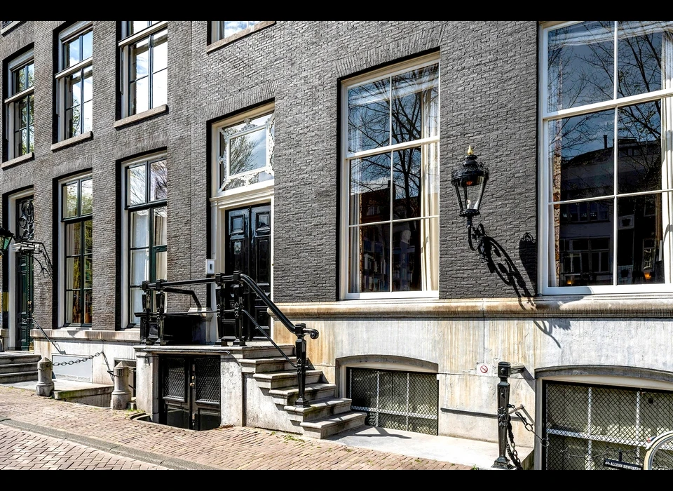 Herengracht 106 stoep met onderingang (2025)