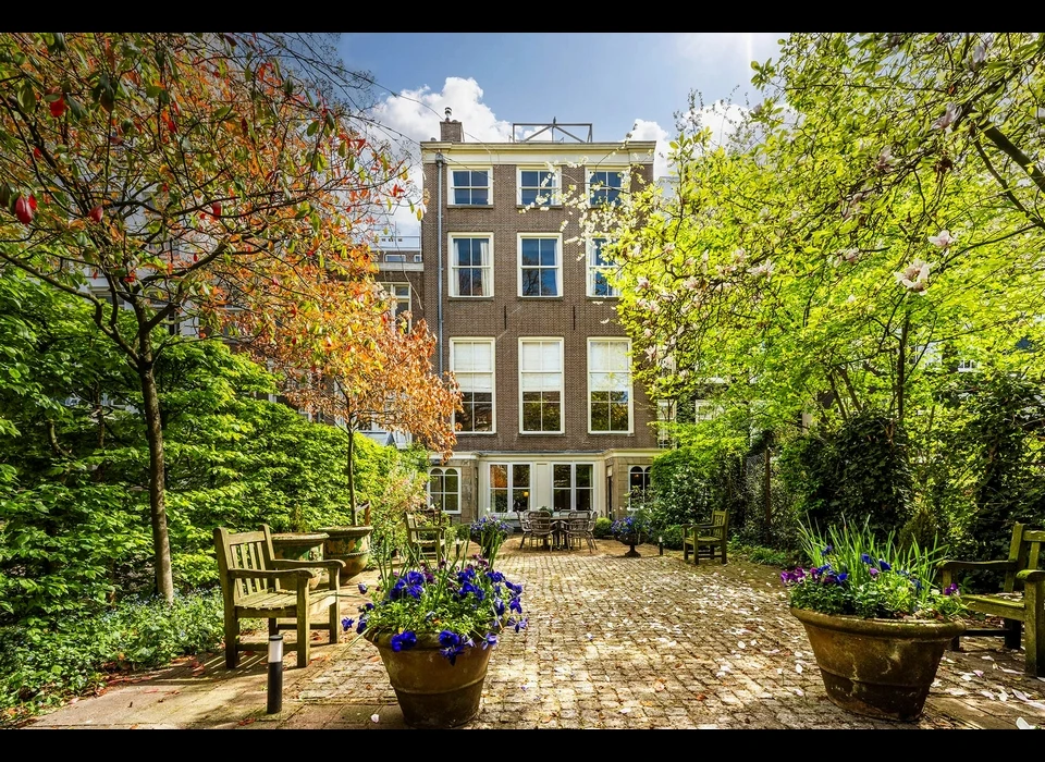 Herengracht 106 tuin gezien naar achterzijde huis (2025)