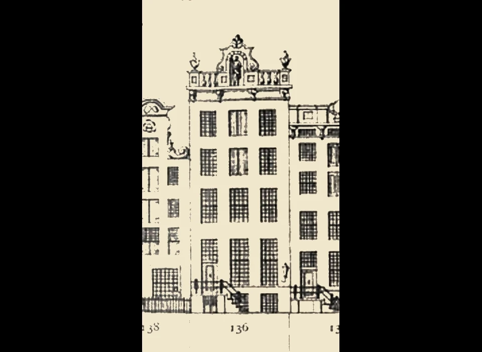 Herengracht 136 met in de kroonlijst een mannenfiguur, de keizer waarnaar het huis is genoemd? (Caspar Philips, 1768)