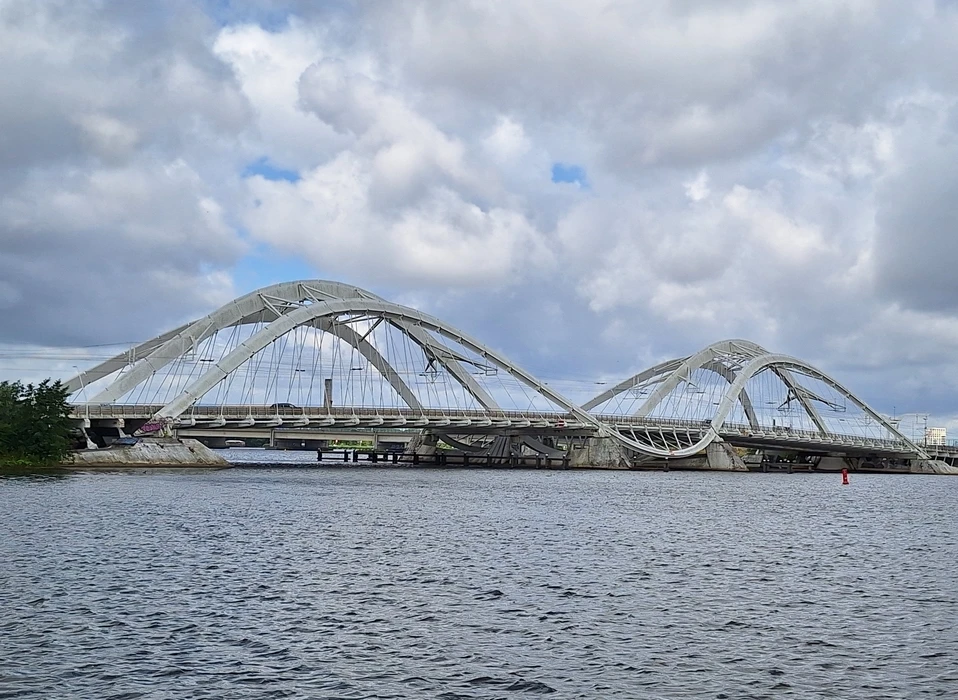 IJburglaan Enneus Heermabrug vanaf steiger Sluishuis (2024)