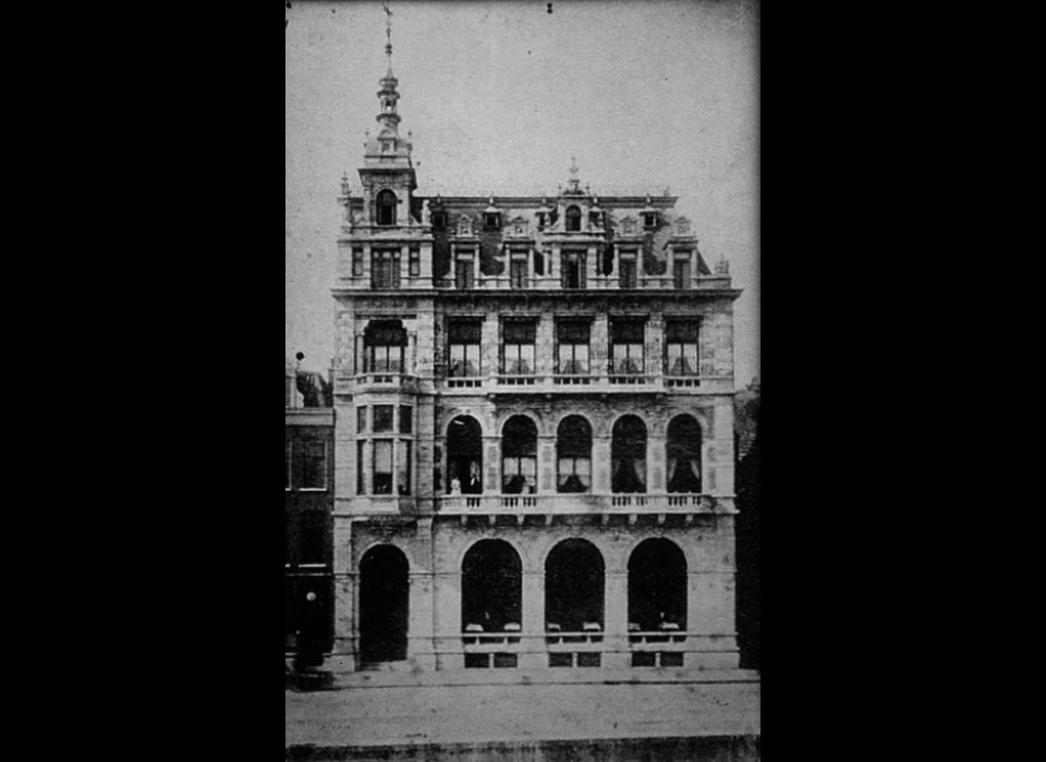 Rokin 14 Hotel Polen een ontwerp van Eduard Cuypers (1894)