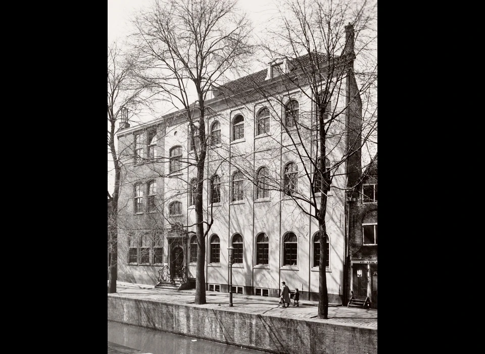 Krom Boomssloot 22 in gebruik als St.Antoniusschool (1955)