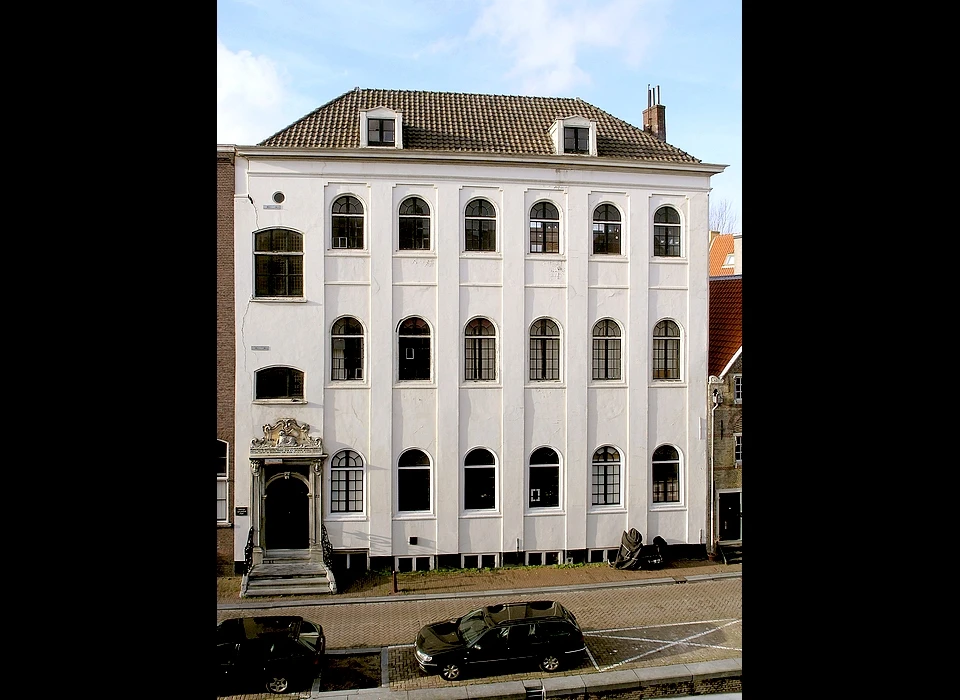 Krom Boomssloot 22 geheel wiite gevel (2005)