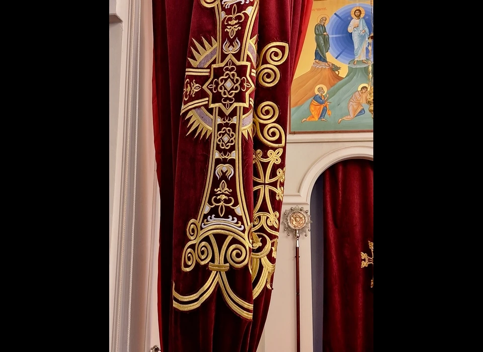 Krom Boomssloot 22 altaargordijn om altaar aan oog te onttrekken (2025)