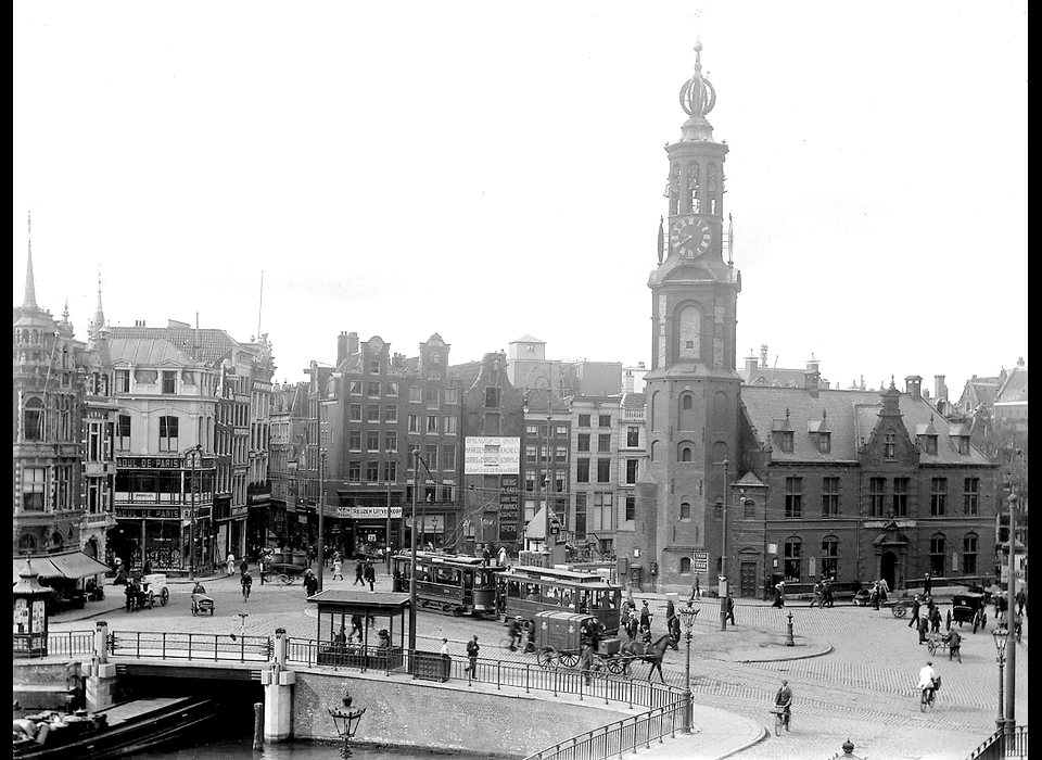 Muntplein verkeersdrukte rond de Munttoren (ca.1915)