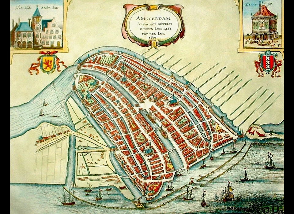 Fictieve plattegrond Amsterdam met ommuring langs Singel, Kloveniersburgwal en Geldersekade (uitgave 1748, situatie 1482)