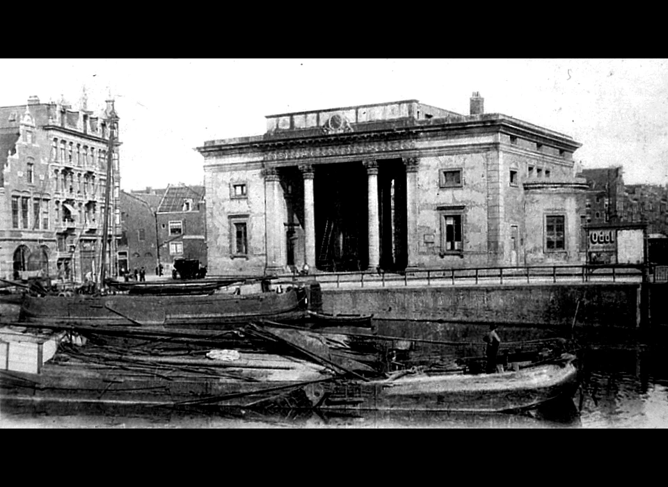 Haarlemmerplein 50 Willemspoort vanaf Nassauplein (1920)