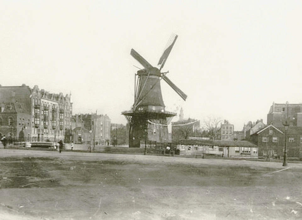 Molen De Victor over Singelgracht, links huizen Rozengracht (1896)