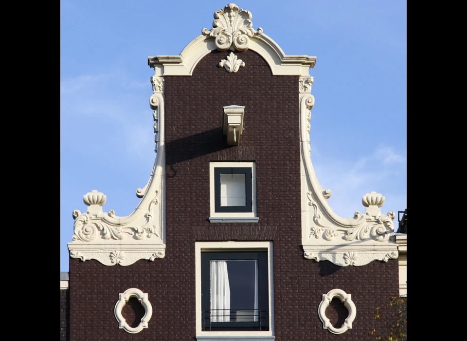 Prinsengracht 319 top halsgevel (2011)