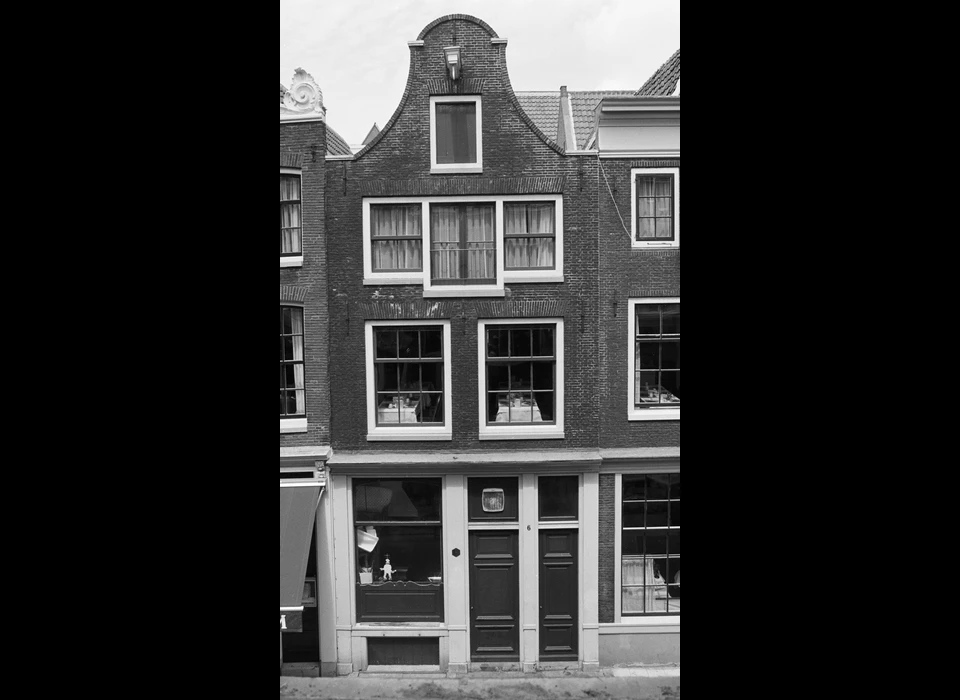 Reestraat 6 klokgevel (1982)