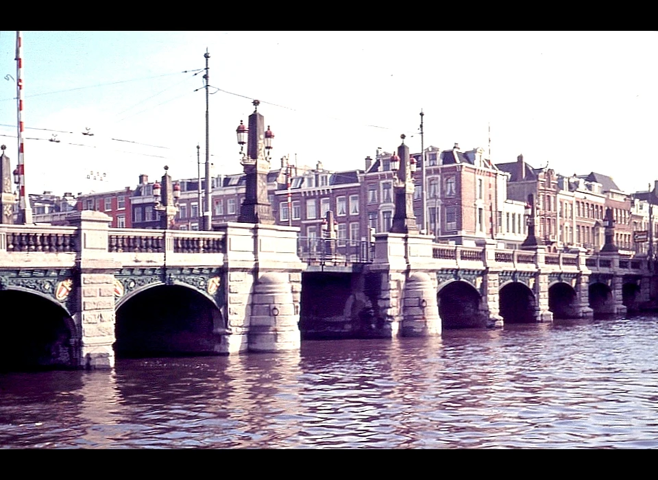 Hogesluis in Sarphatistraat over de Amstel (ca.1970)