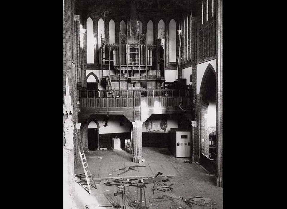 Spaarndammerstraat Maria Magdalenakerk Orgelgalerij afbraak (1965)