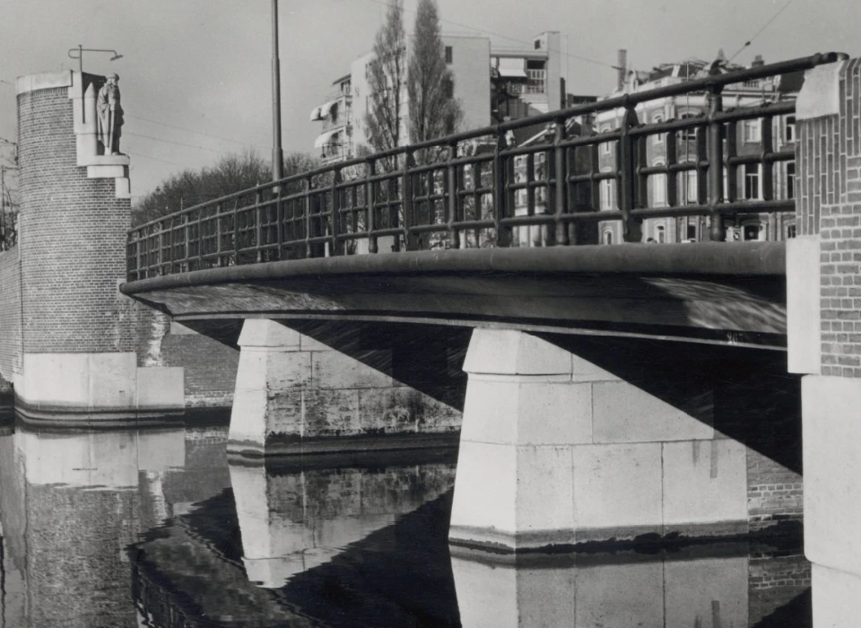 Brug Weesperpoort van Piet Kramer (1941)