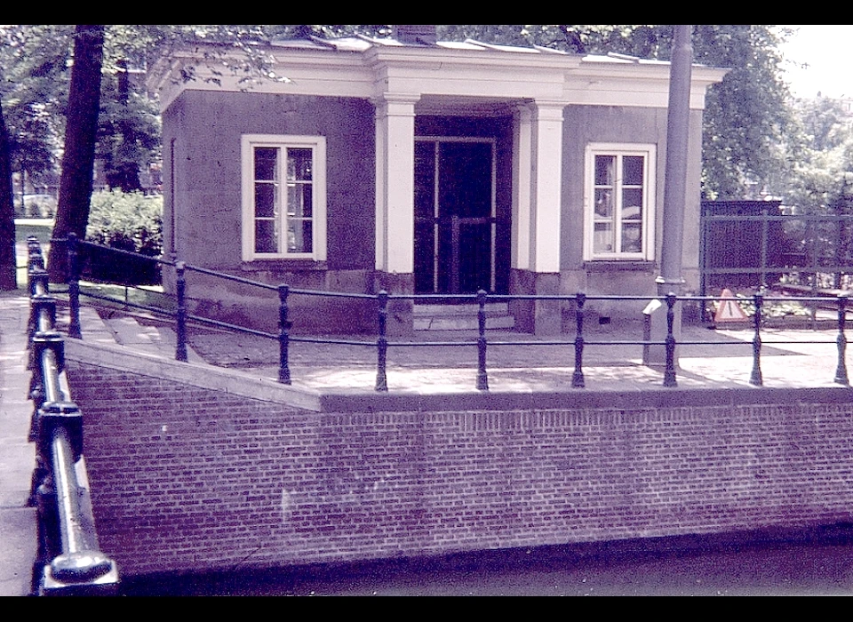 Weteringschans 30 Accijnshuisje in gebruik bij de afdeling Beplantingen (1970)